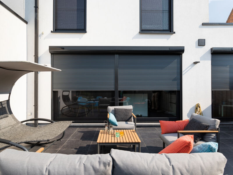 Volets battants ou roulants : quelle solution choisir à Mussidan, Périgueux, Nontron et en Dordogne ? - photo 1